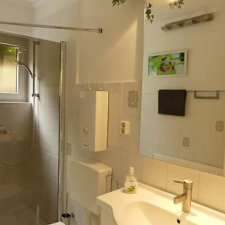 Ferienwohnung Dunja * 바트사흐사